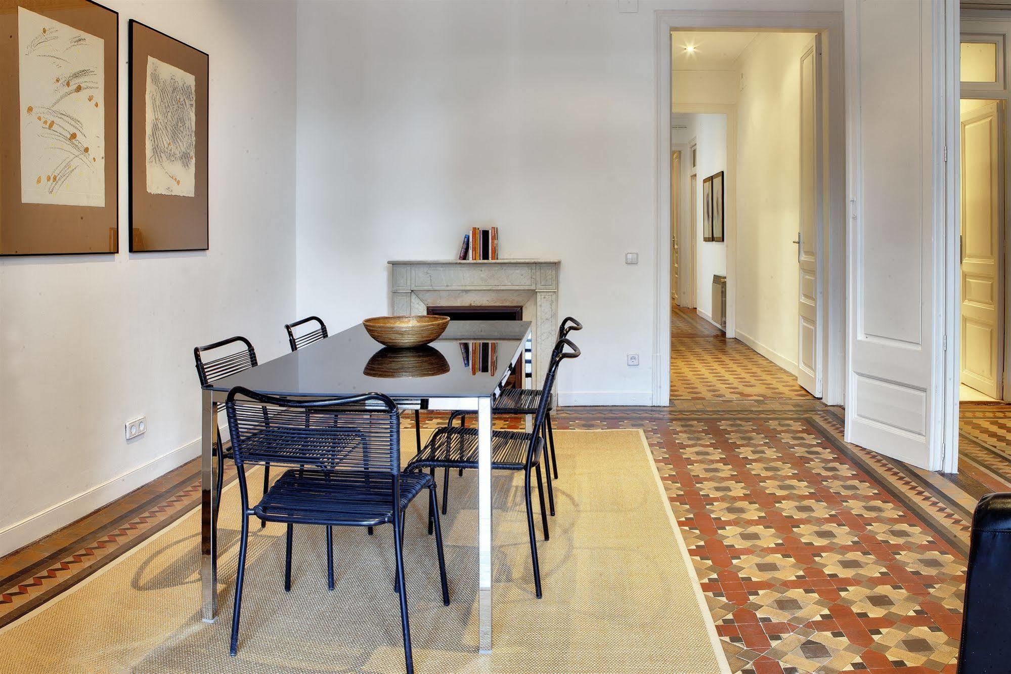 Barcelona Apartment Val Екстер'єр фото