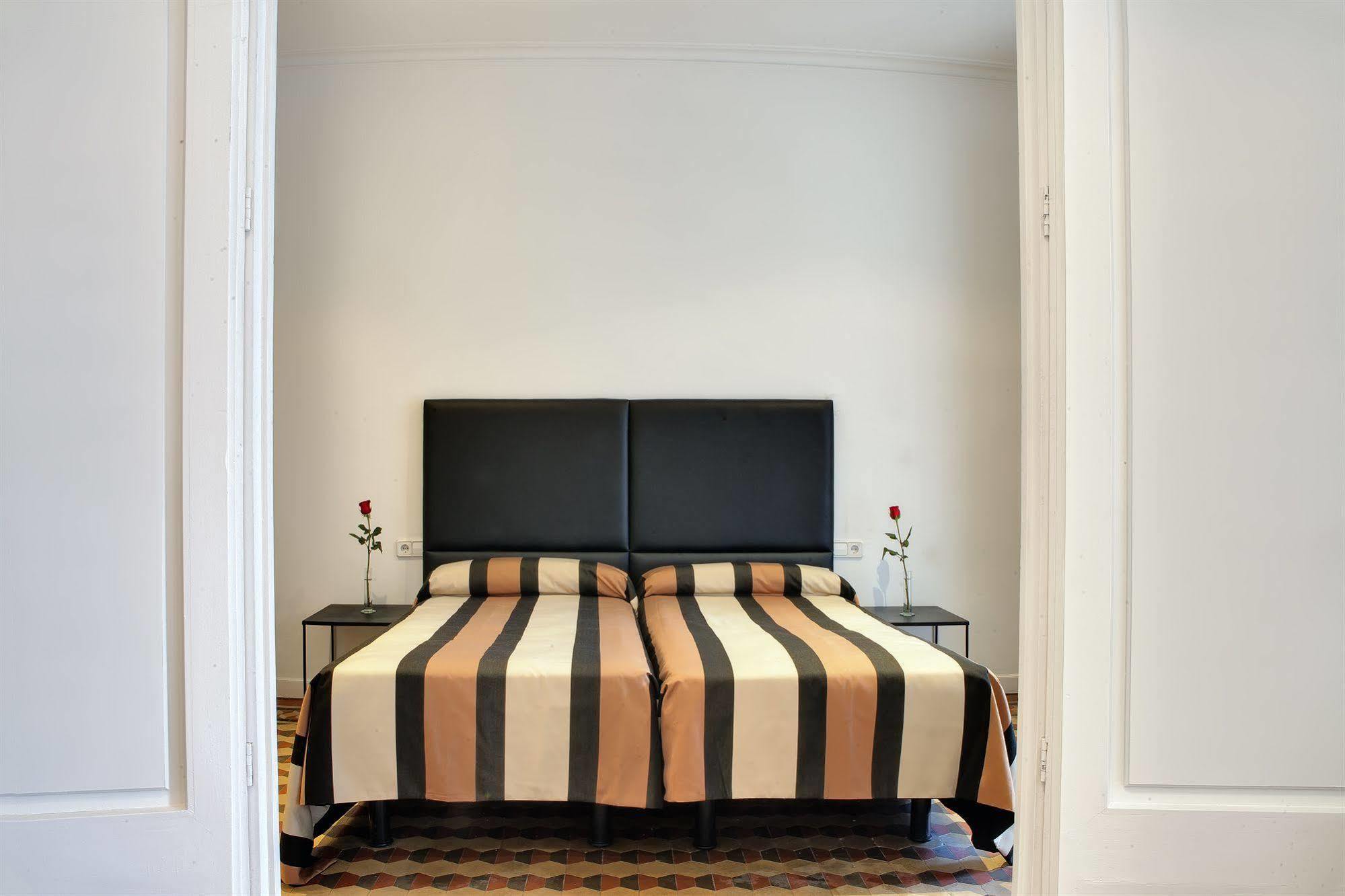 Barcelona Apartment Val Екстер'єр фото